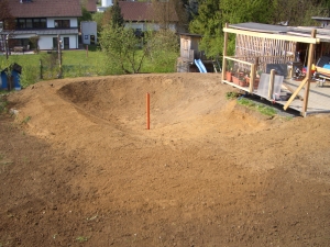 Teichbau mit Flachwasserzone in Oberkotzau